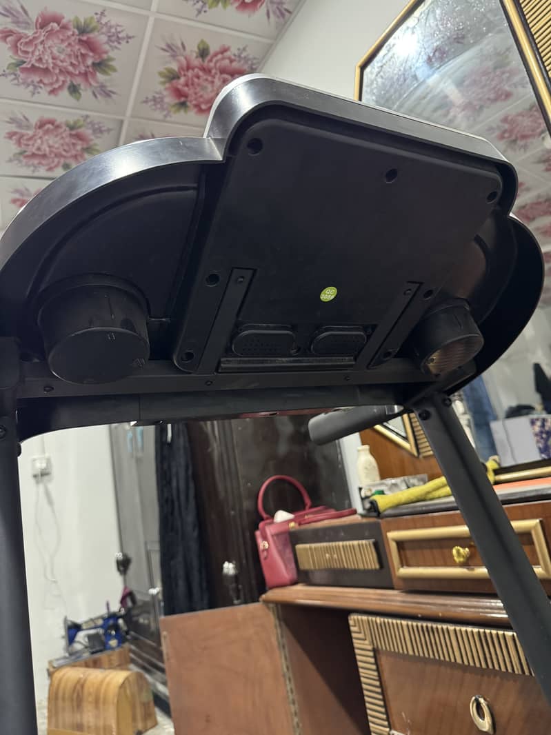 treadmill machine /running machine 4