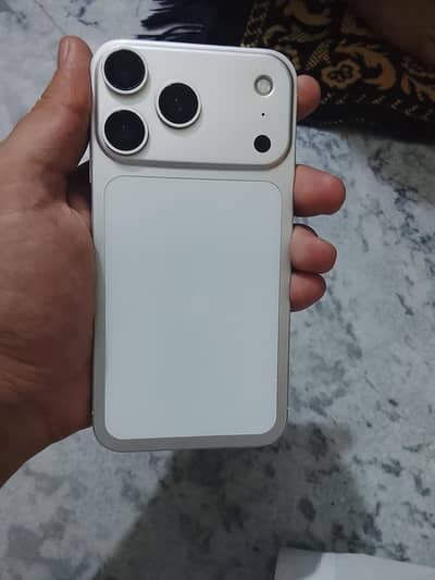 Apple iPhone 11 convert 17 pro