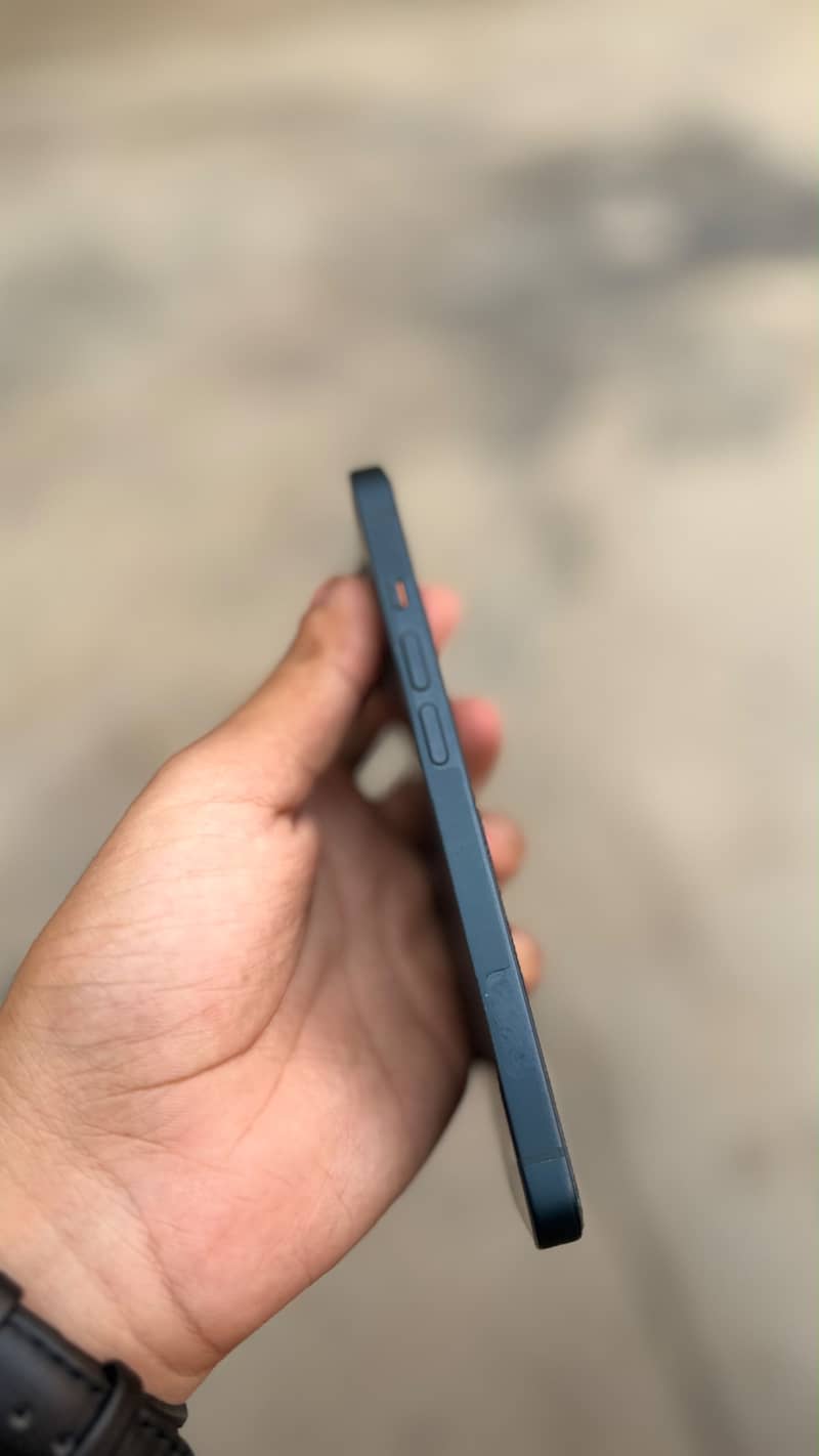 iPhone 14 2