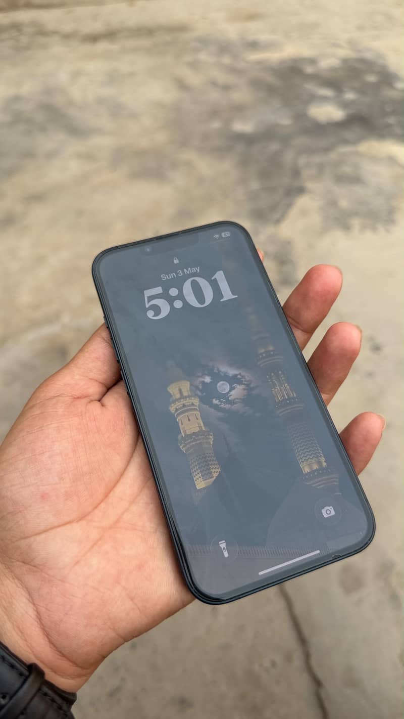 iPhone 14 3