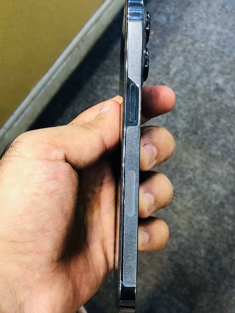 IPhone 13 pro 2
