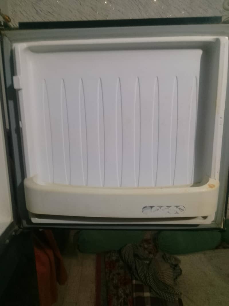 Refrigerator 4
