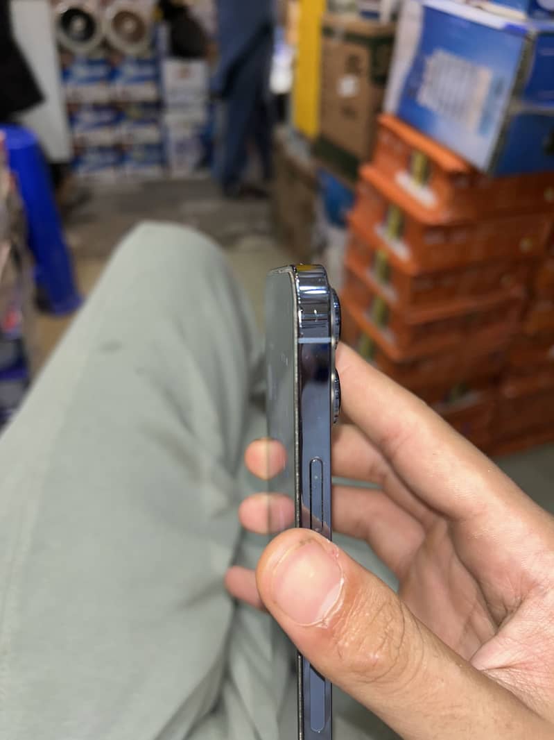 iPhone 13 Pro Max 6