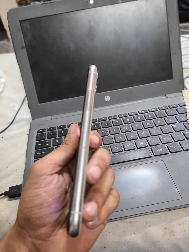 Apple iPhone 11 Pro 1