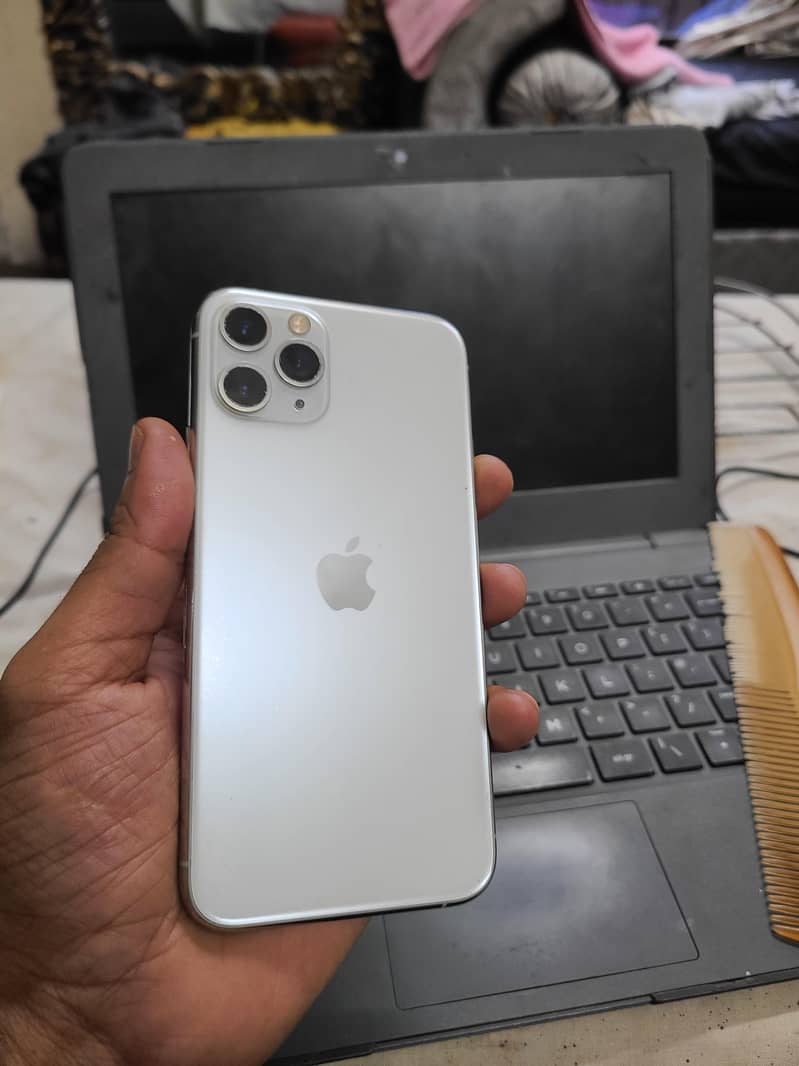Apple iPhone 11 Pro 3