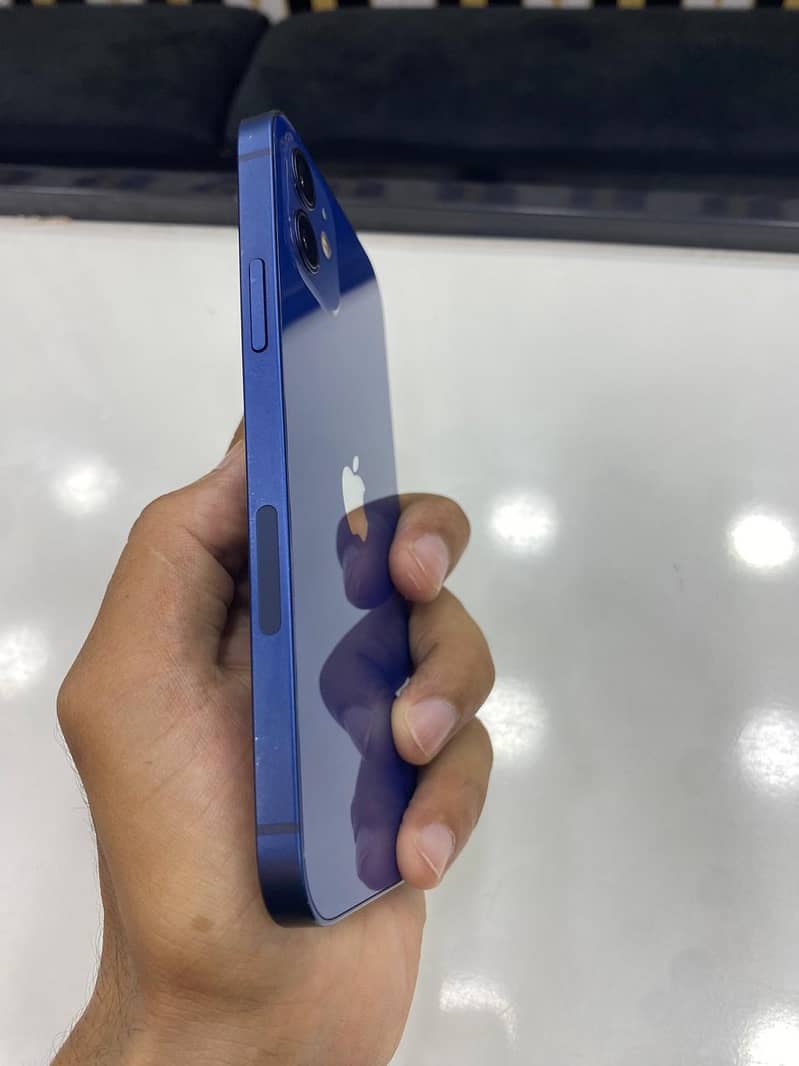 Apple iPhone 12 2