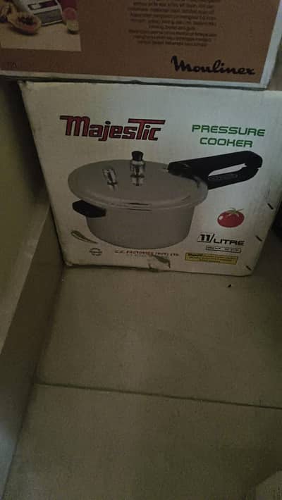 Majestic 11 litre pressure cooker new