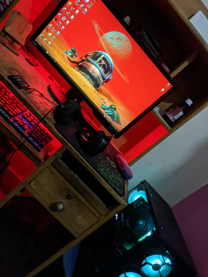 Computer Table 0