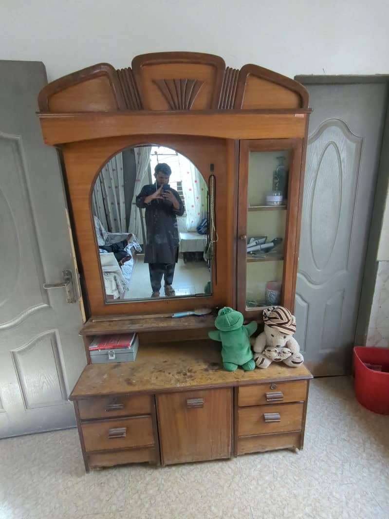 dressing table 0