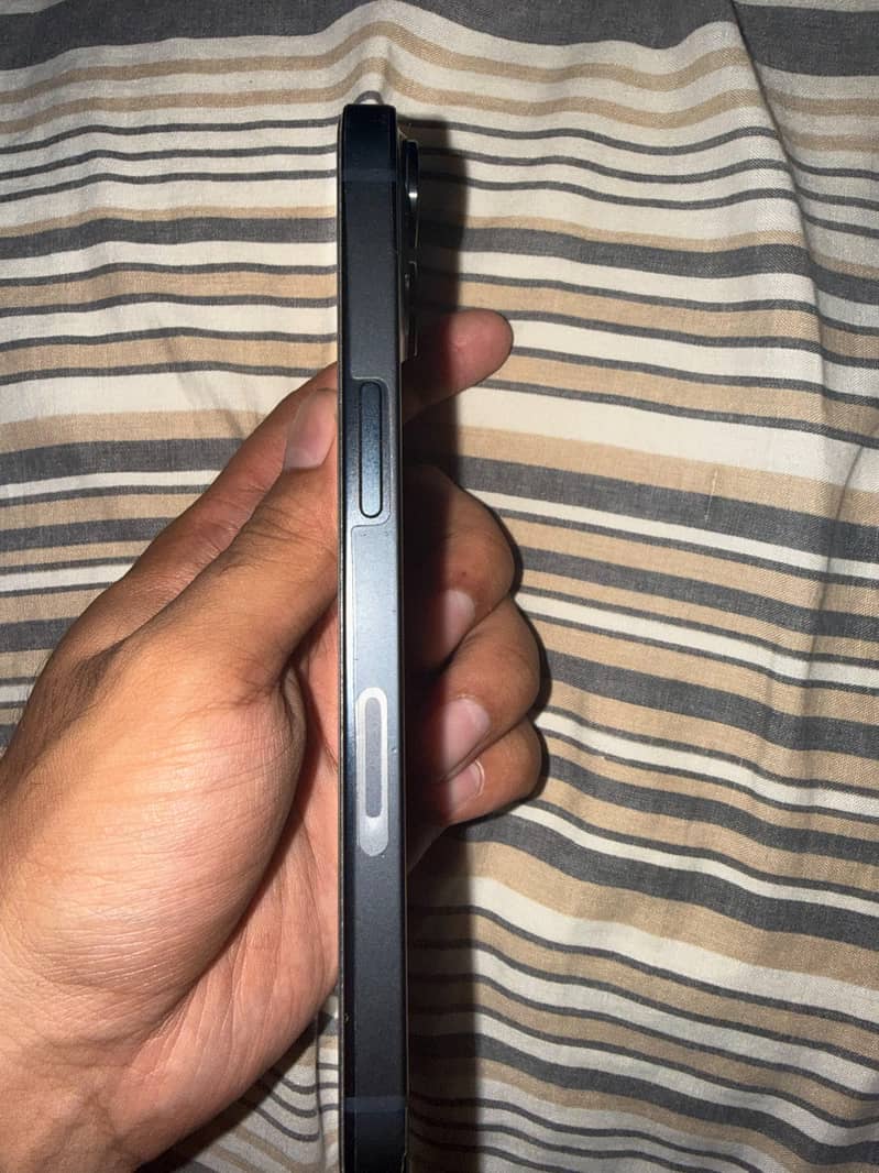 Apple iPhone 13 3