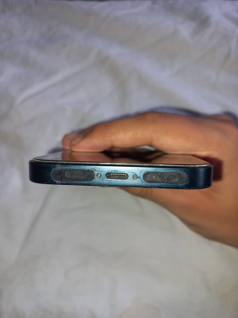 Apple iPhone 14 3