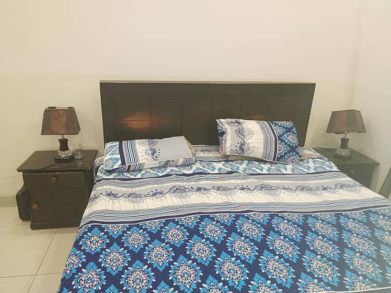 Bed with dressing table 3
