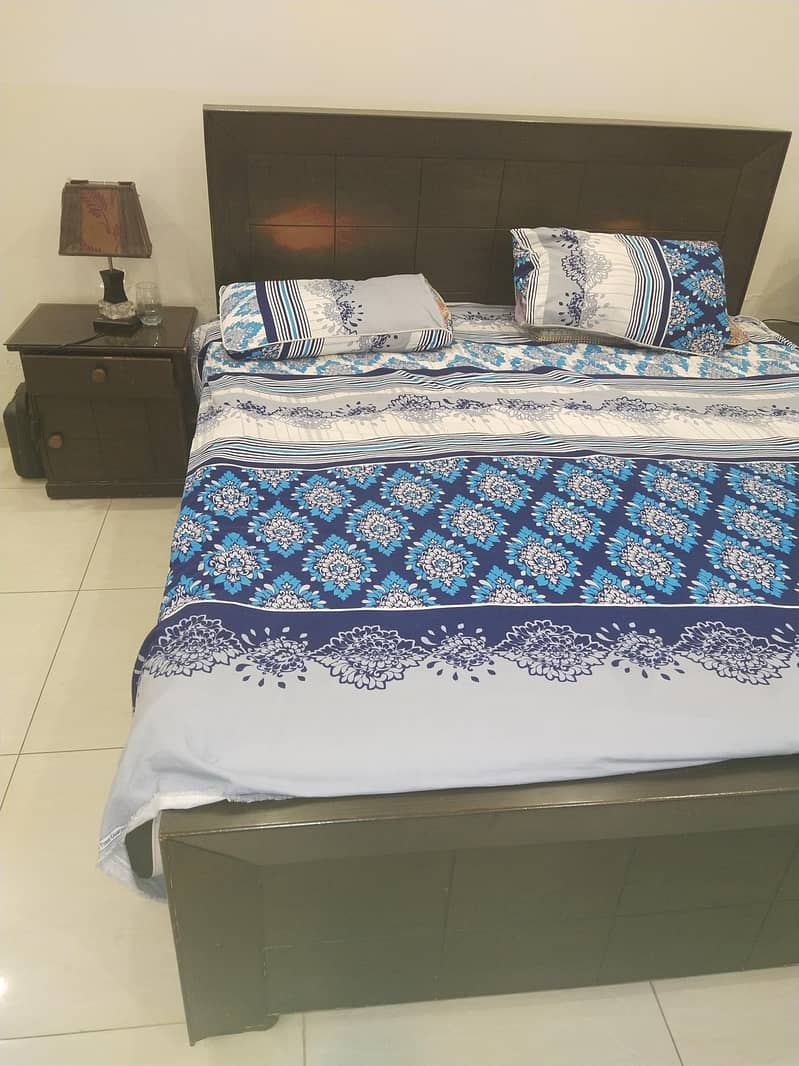 Bed with dressing table 6
