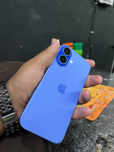 Apple iPhone 16