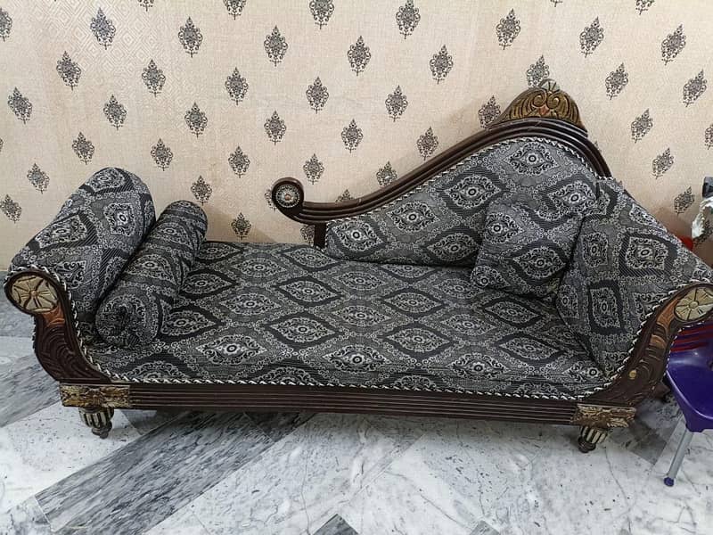 Dewan Sofa 0
