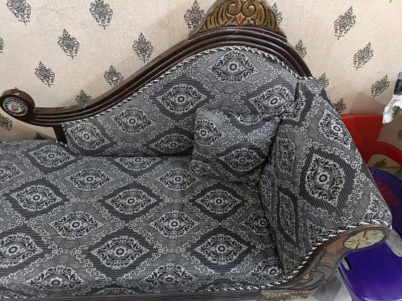 Dewan Sofa 2