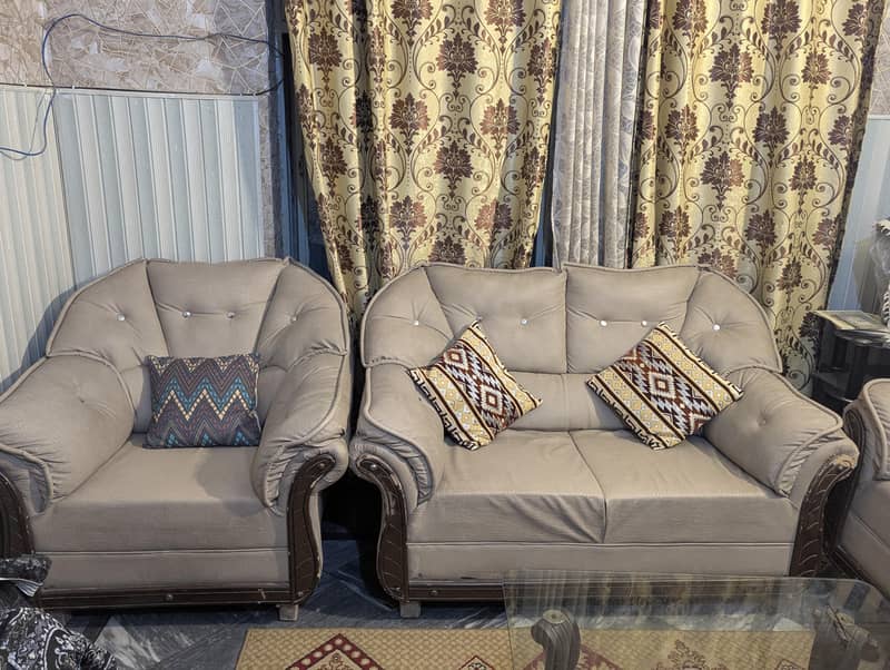 6 seater sofa urgent sell 2