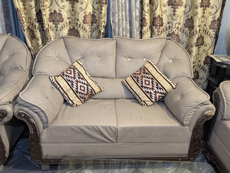 6 seater sofa urgent sell 3