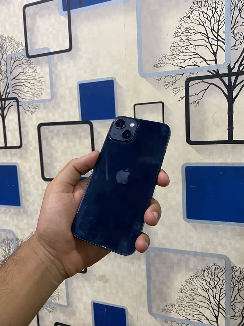 iPhone 13 3