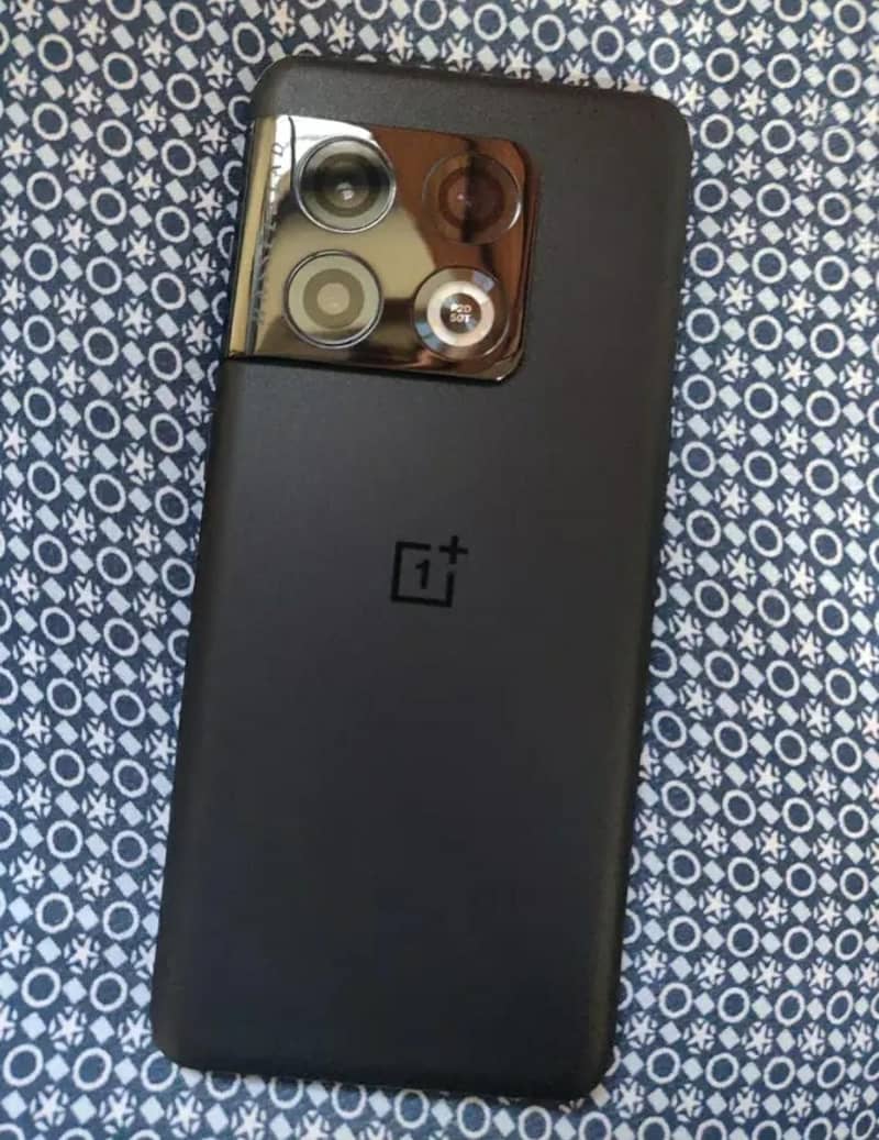 One Plus 10 Pro Only Panel 1