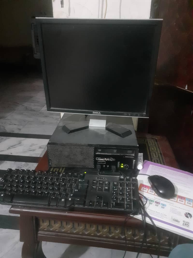 full computer. keybord. mouse. lcd with cable 0