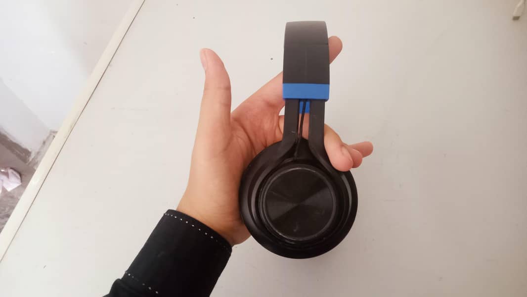 Bluetooth headphones 4