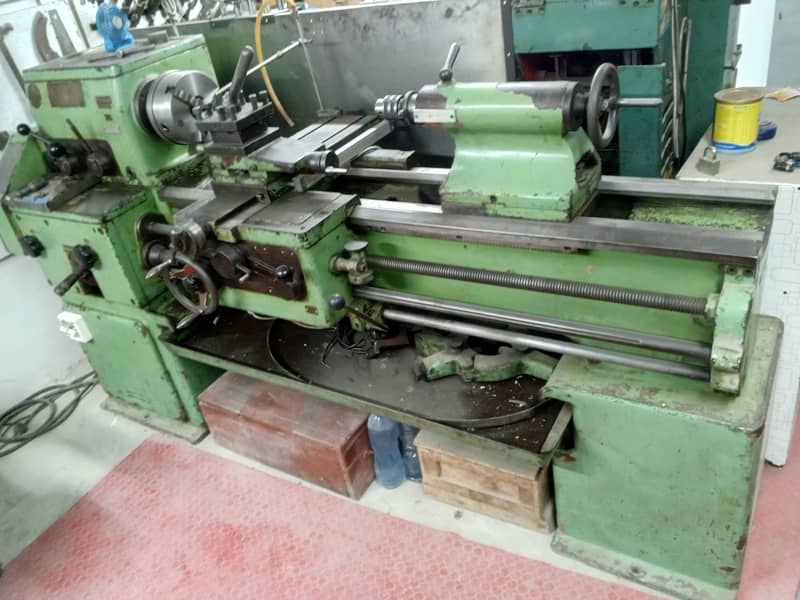 Lathe machine 0