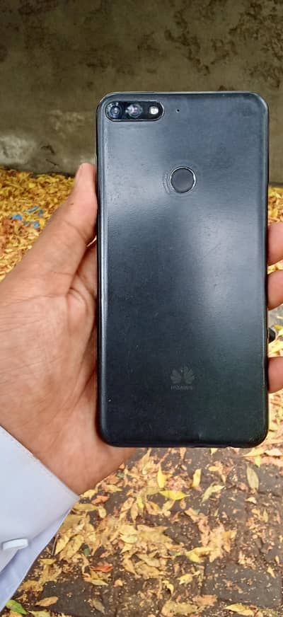 Huawei Y7 Prime. 3/32