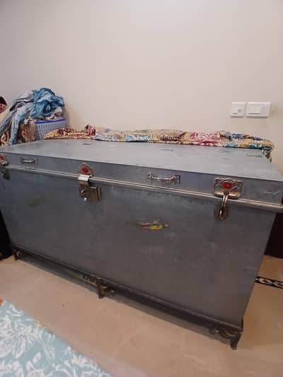 Large size Trunk Paiti with iron Frame for Sale - Rawalpindi