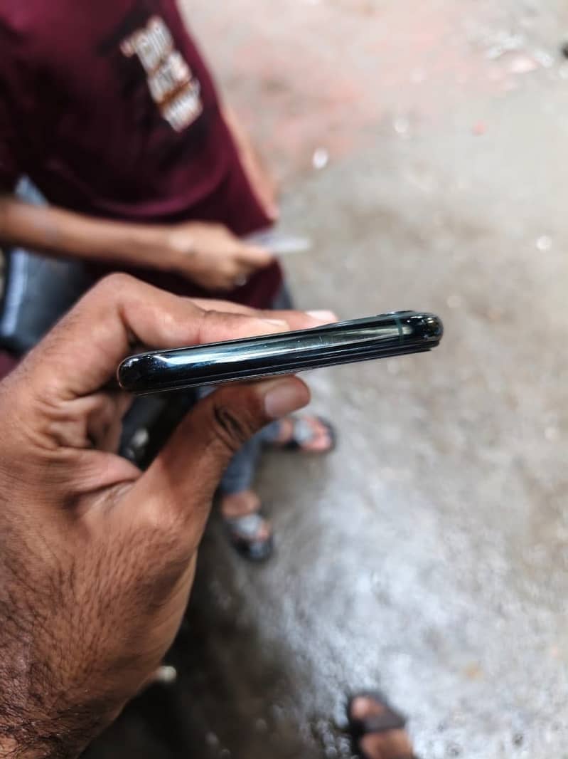 iPhone 11 Pro Max 2