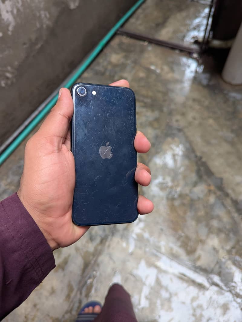 Apple iPhone SE 0