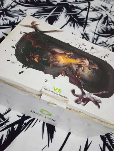 Destek V5 virtual reality VR with one controller and box