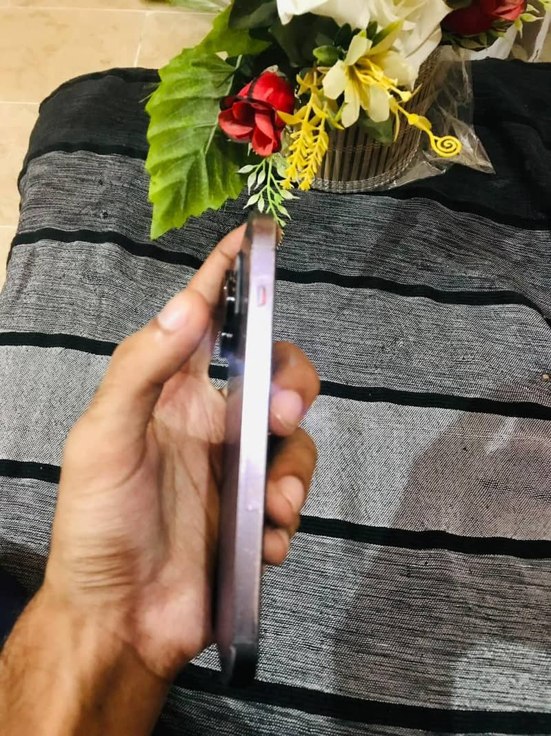Apple iPhone 14 Pro 3