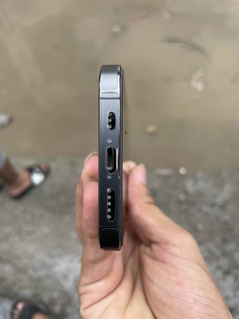 Iphone 13pro 10/10condition 6