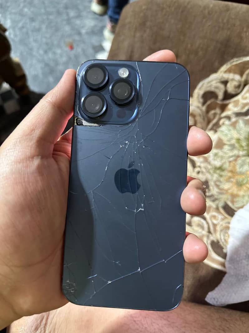 iPhone 15 pro max 3