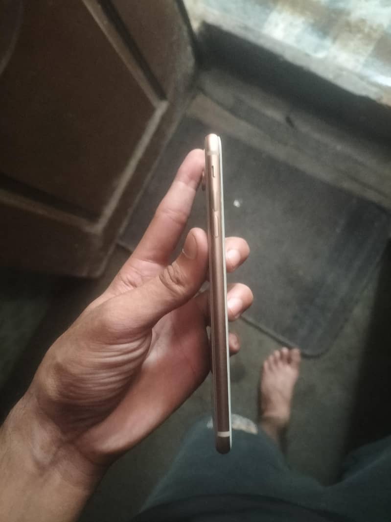 Apple iPhone 8 Plus 3