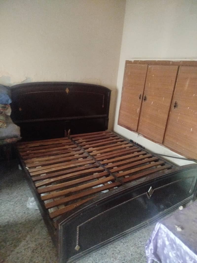 King bed 0