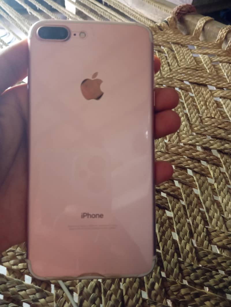 Apple iPhone 7 Plus 1