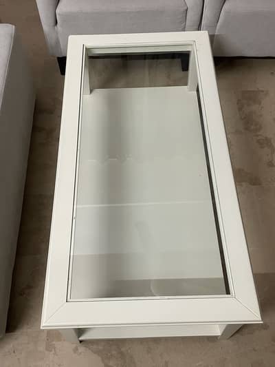 Elegant White Center Table – Barely Used