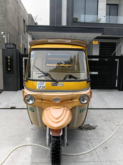 Tez Raftar Loader Rickshaw
