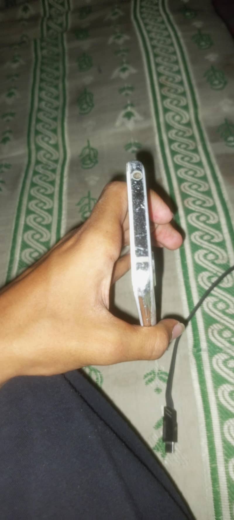 Sharp Aquos R2 2