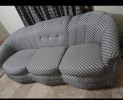 5 seater sofa set with 5 pillows available for sale