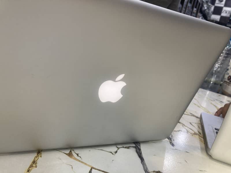Apple Macbook Pro 2