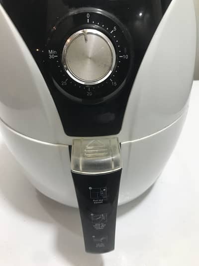 Black And Decker AF220 B5 Airfryer For Sale Urgent