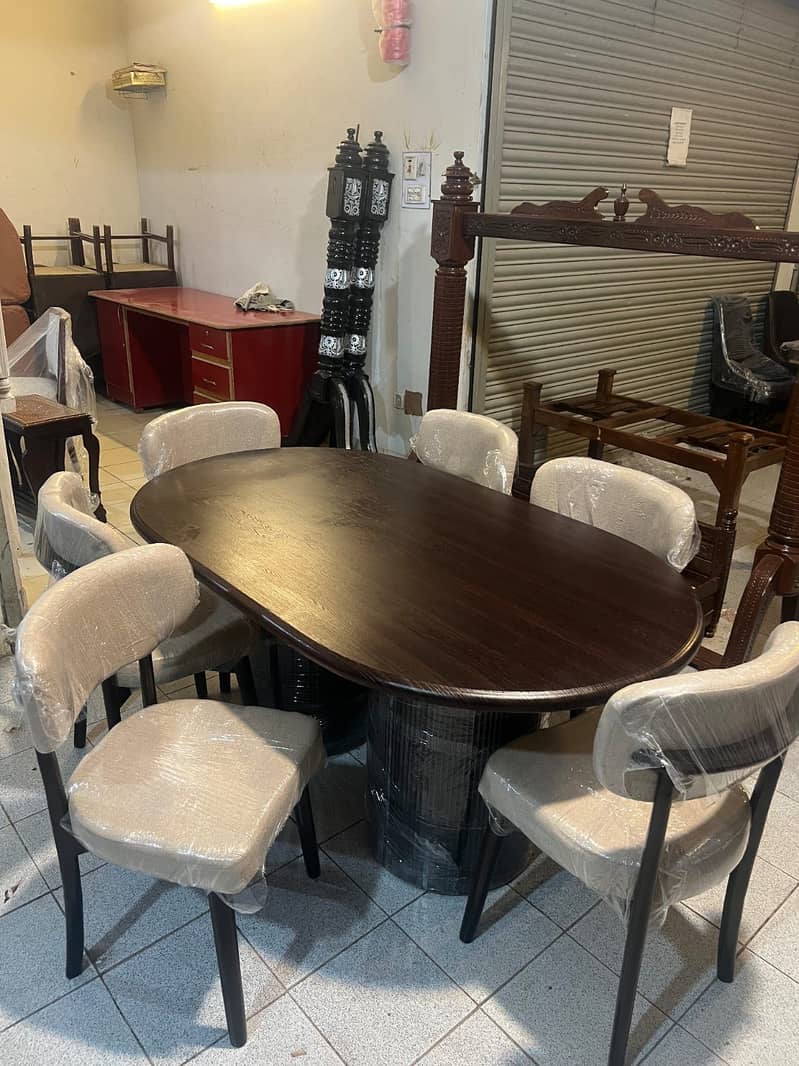 Dining table 0