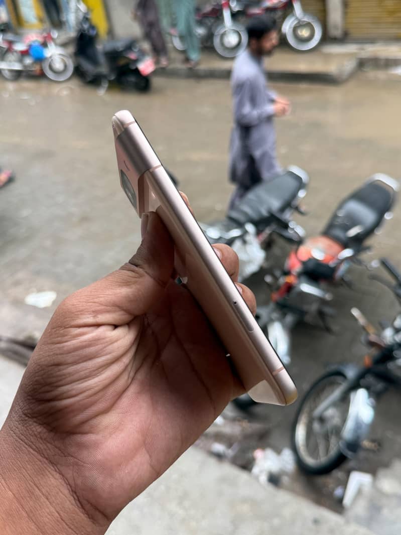 Google Pixel 8 2