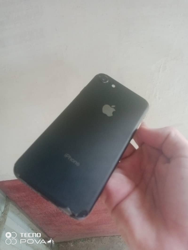 Apple iPhone 8 0