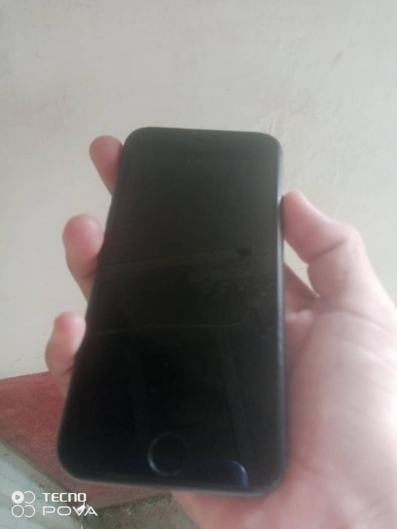 Apple iPhone 8 1