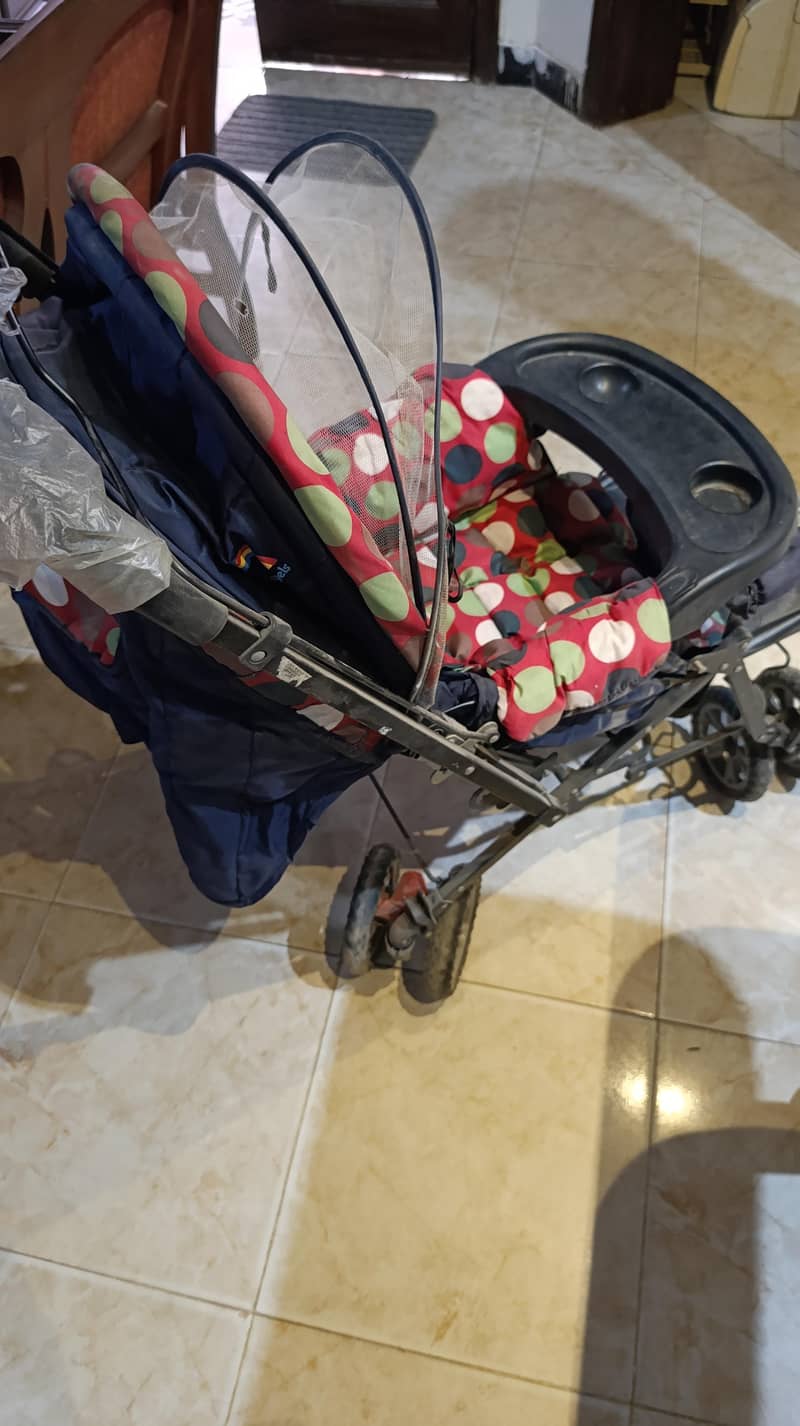 Pram (Slightly Used) 9