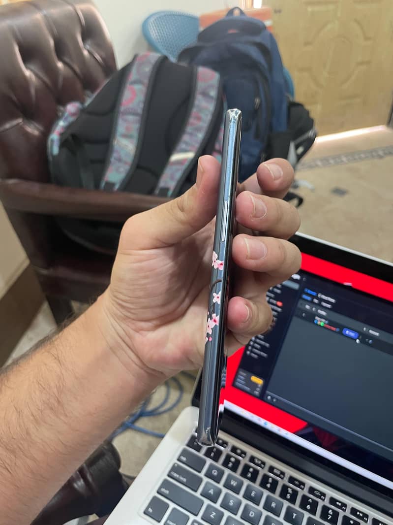 One Plus 8 5G 4